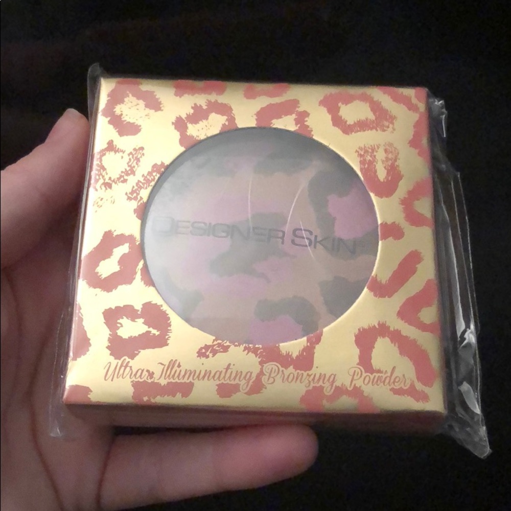 Designer Skin Illuminating Bronzing Powder
